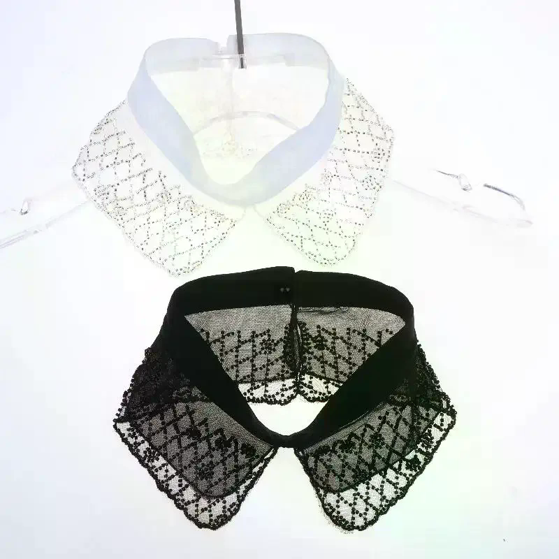 Women'S Accessories For Formal Wear - Damska półkoszulka z odpinanym koronkowym kołnierzykiem,